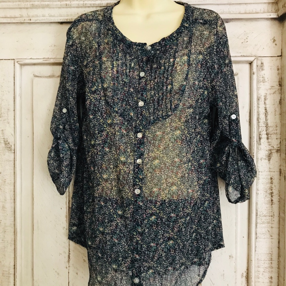 ✅5/$25 multi color babys breath floral blouse